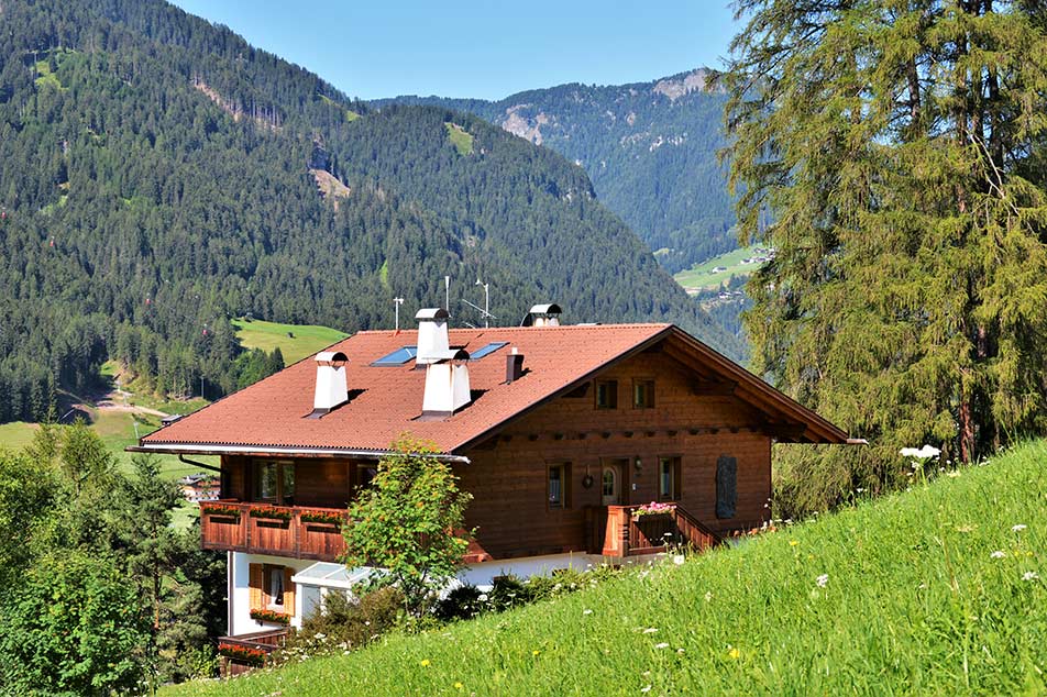 Ferienwohnung Larjëi in St. Ulrich in Gröden im Herzen der Dolomiten in Südtirol